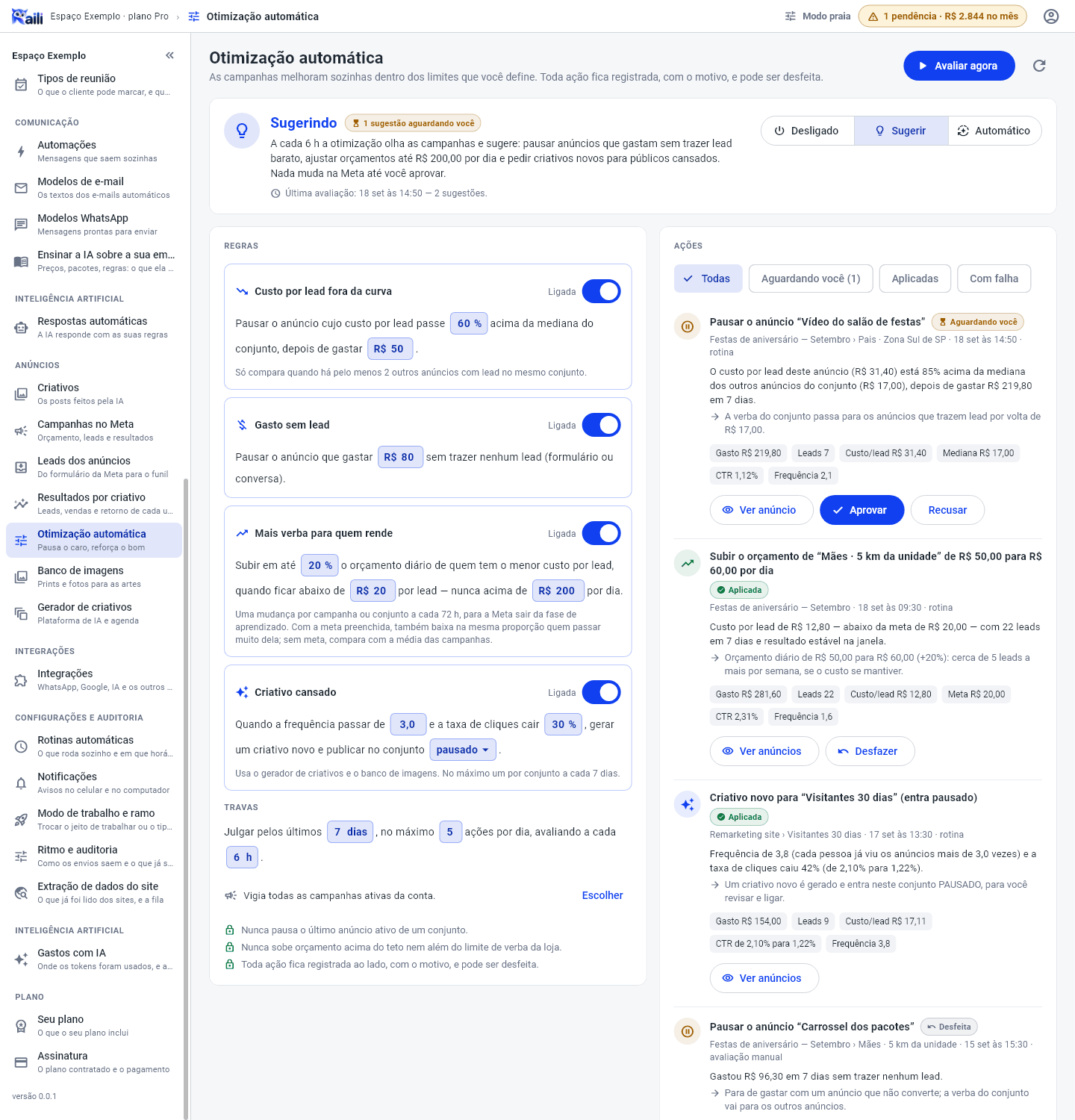 Tela Otimização automática com o modo Sugerindo, as regras à esquerda e as ações propostas e aplicadas à direita